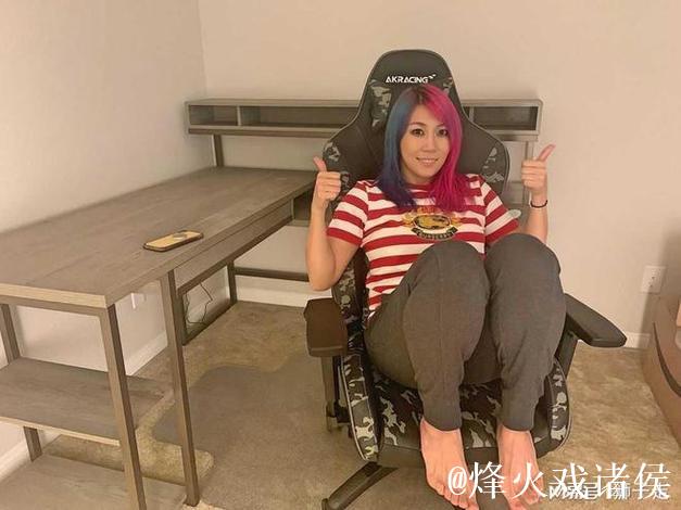 第1699期 @明日华Asuka 的毒雾直接喷到雷亚脸上! 第1699期 @明日华Asuka 的毒雾直接喷到雷亚脸上!